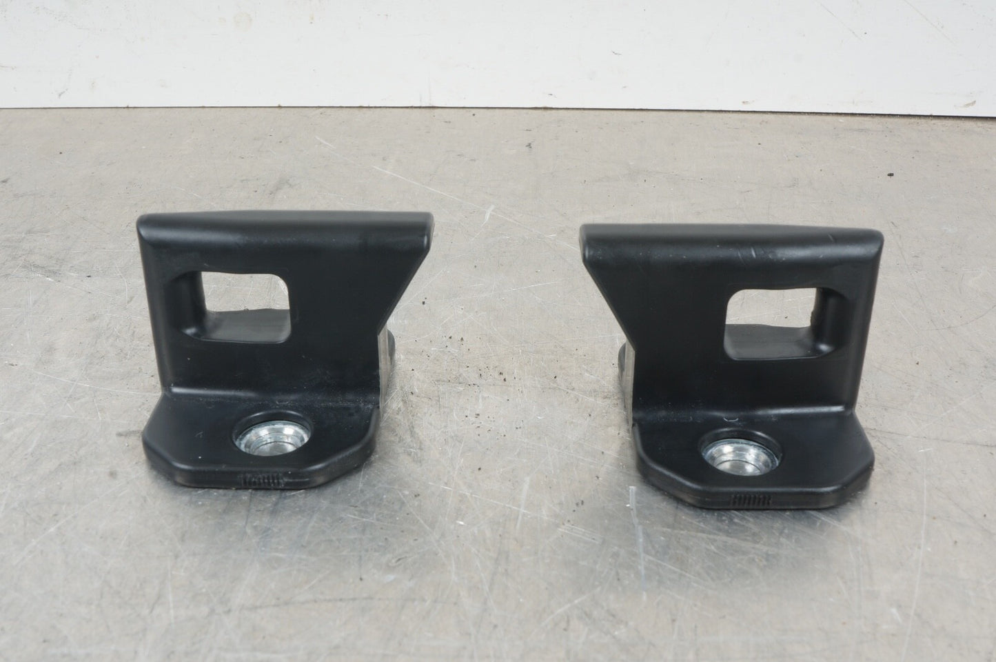 07-13 Mercedes W221 S550 CL600 Door Lock Catcher Left and Right