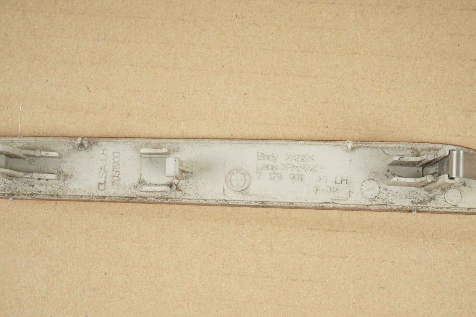 2008 - 2013 BMW X6 FRONT TURN SIGNAL LIGHT & 1 SIDE MARKER LIGHT OEM