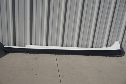 2014 - 2019 Maserati Ghibli Left Side Rocker Skirt Molding Trim Panel White OEM