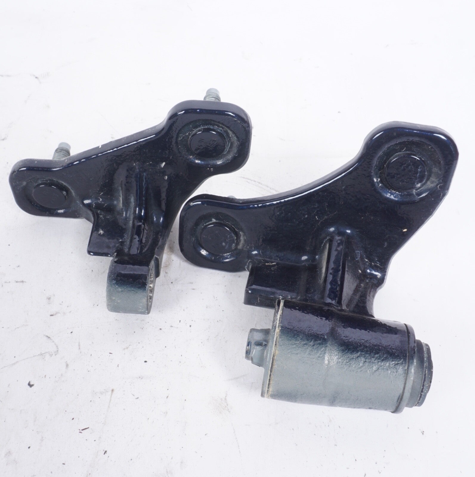 2008 - 2014 Mercedes-Benz C250 C350 C300 Door Hinges Front Left OEM
