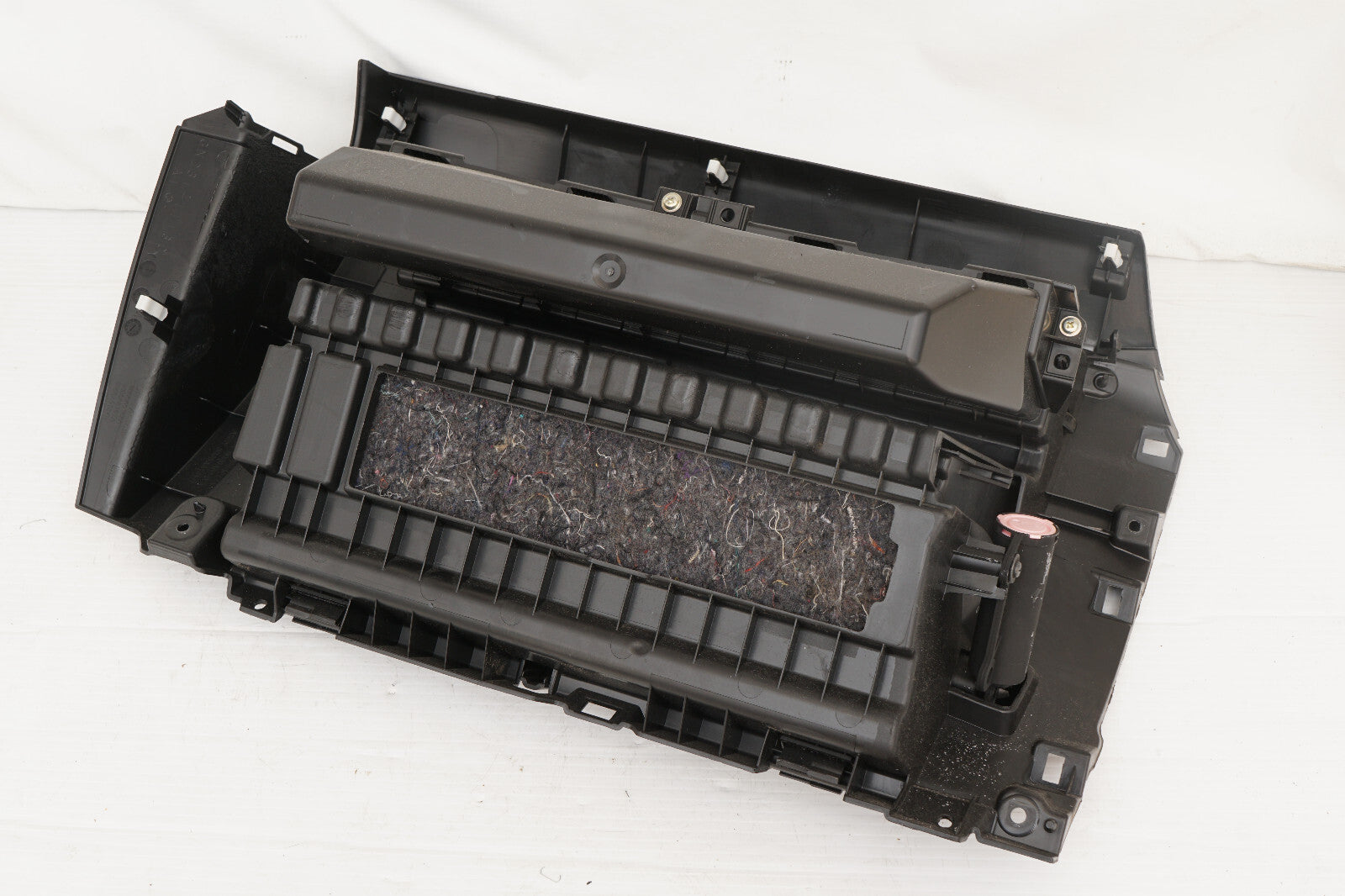 2014 - 2020 MITSUBISHI OUTLANDER DASHBOARD GLOVE BOX STORAGE COMPARTMENT OEM