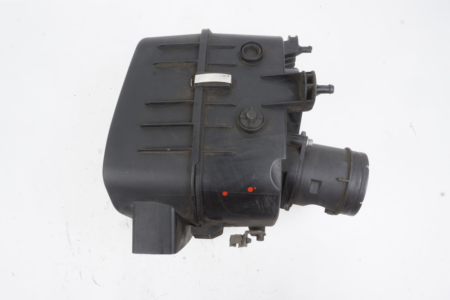 2014 - 2017 Maserati Ghibli Right Side Engine Air Intake Filter Black 70552746