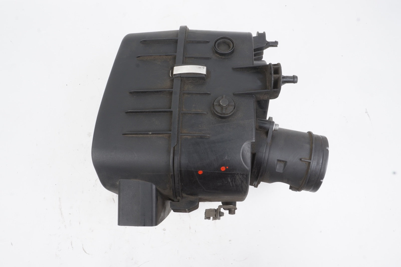 2014 - 2017 Maserati Ghibli Right Side Engine Air Intake Filter Black 70552746