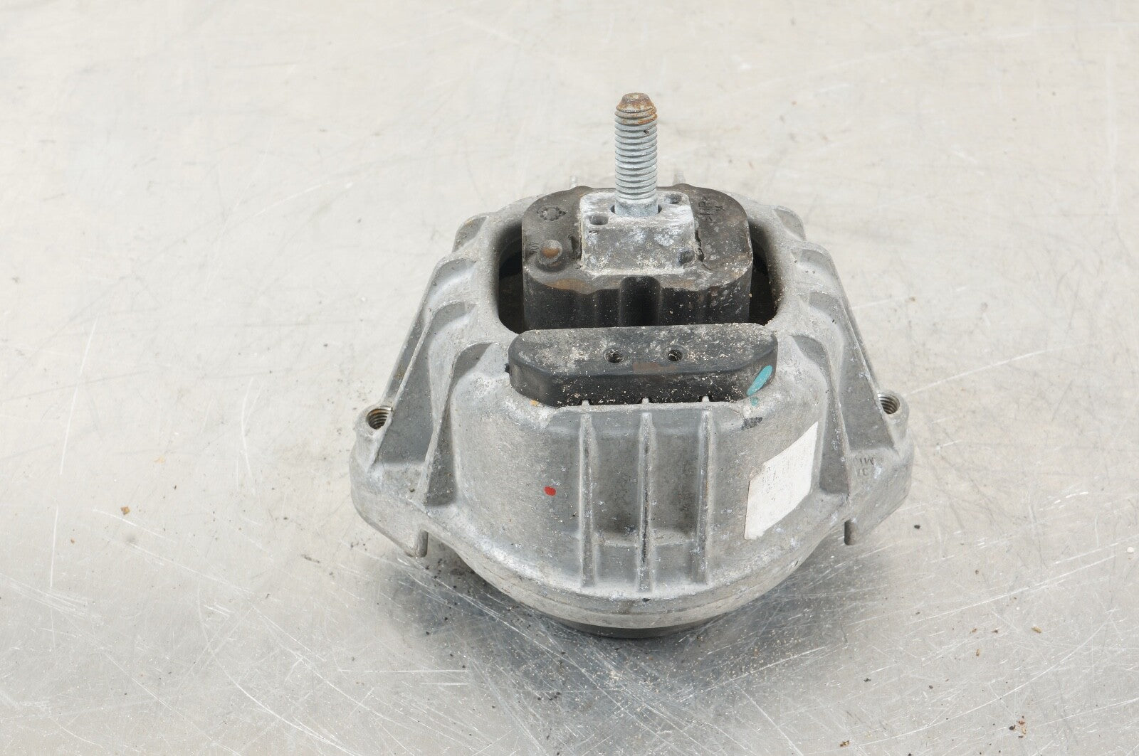 2007-2013 BMW 3.0 e93 335i 328i ENGINE MOTOR RIGHT SIDE MOUNT INSULATOR OEM
