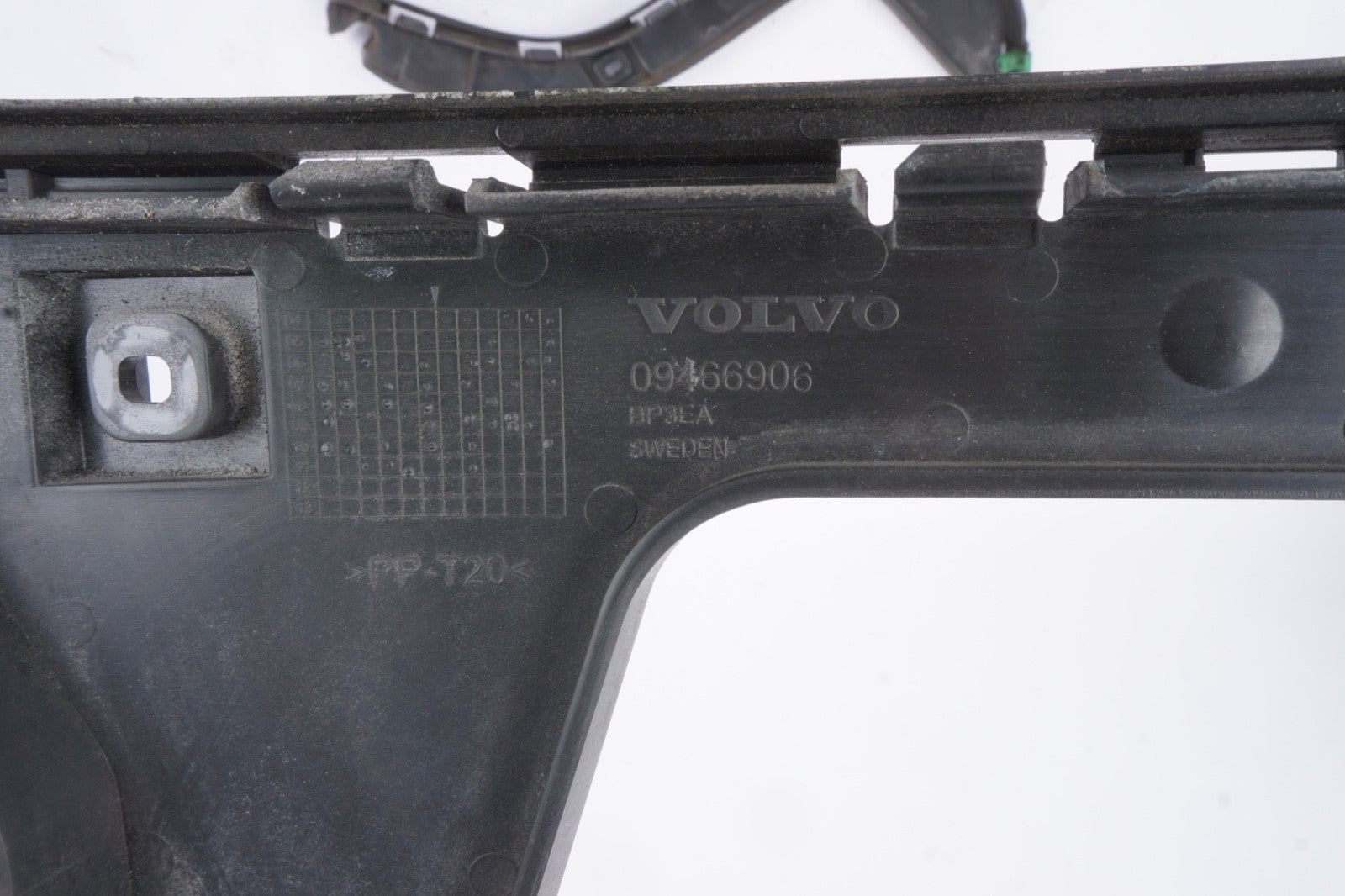 2006-2013 VOLVO C70 REAR BUMPER BRACKET RIGHT & LEFT SET OEM