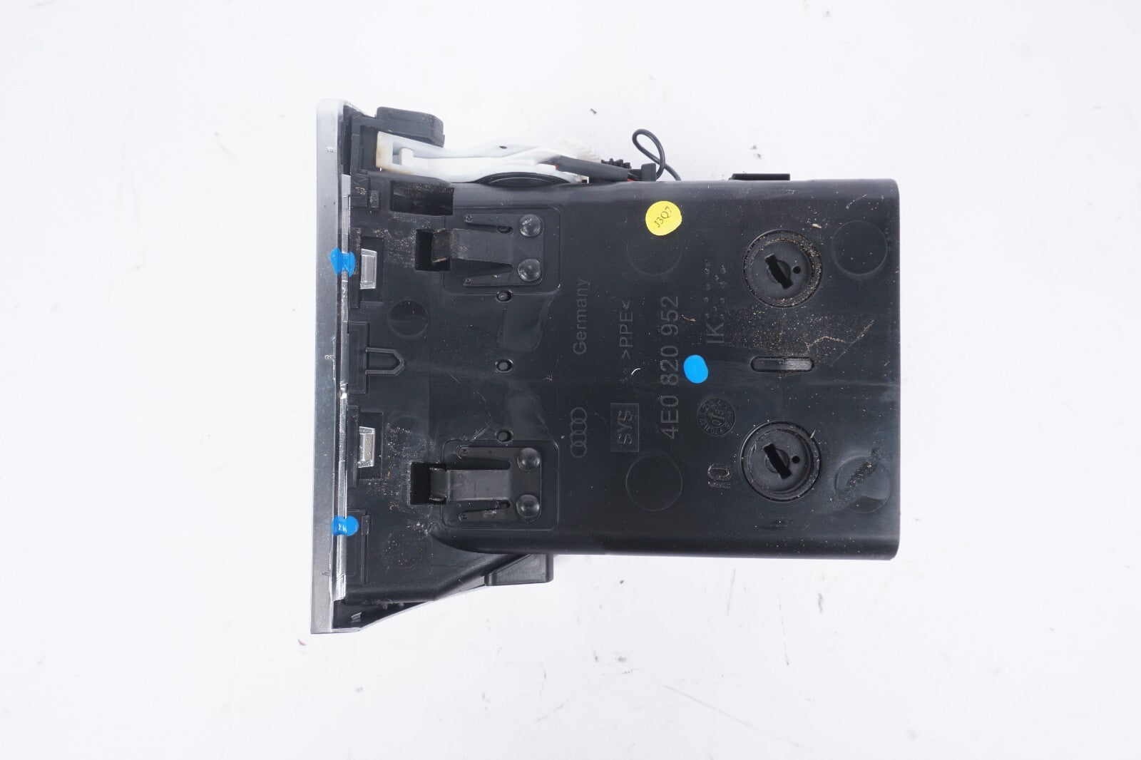 2004  - 2010 Audi A8 A8L Dash Center Ac Heater Air Vent Right Passenger Side OEM