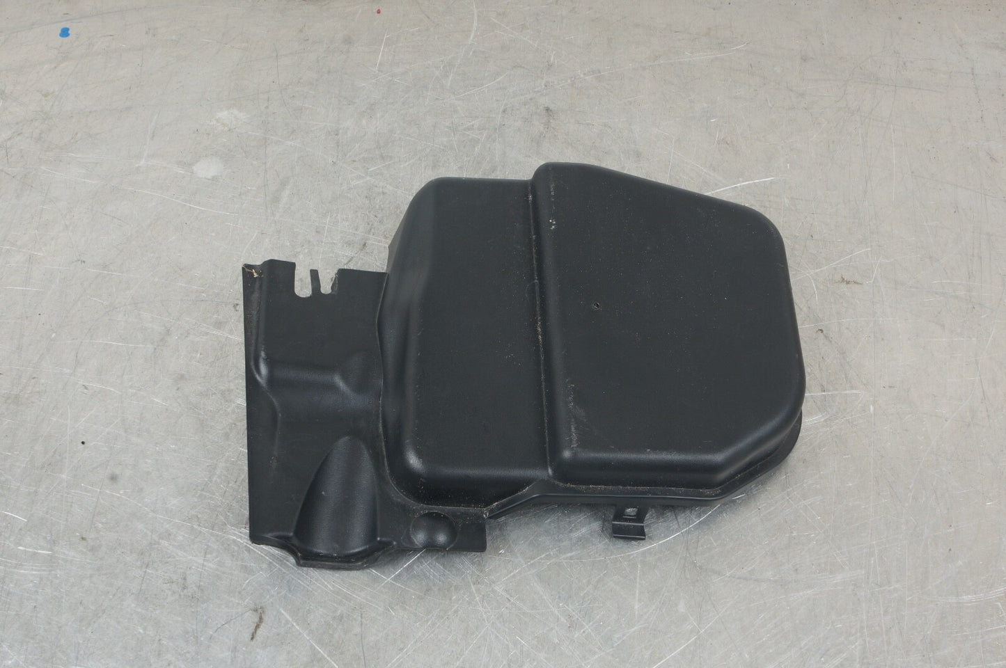 07-13 BMW E93 328i 128i 335i Right Hand Side Filter Air Filter Duct Housing OEM