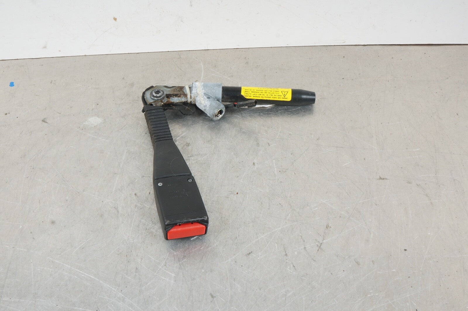 08-12 BMW X5 Front Right Passenger Seat Belt Buckle & Latch & Lower Belt OEM