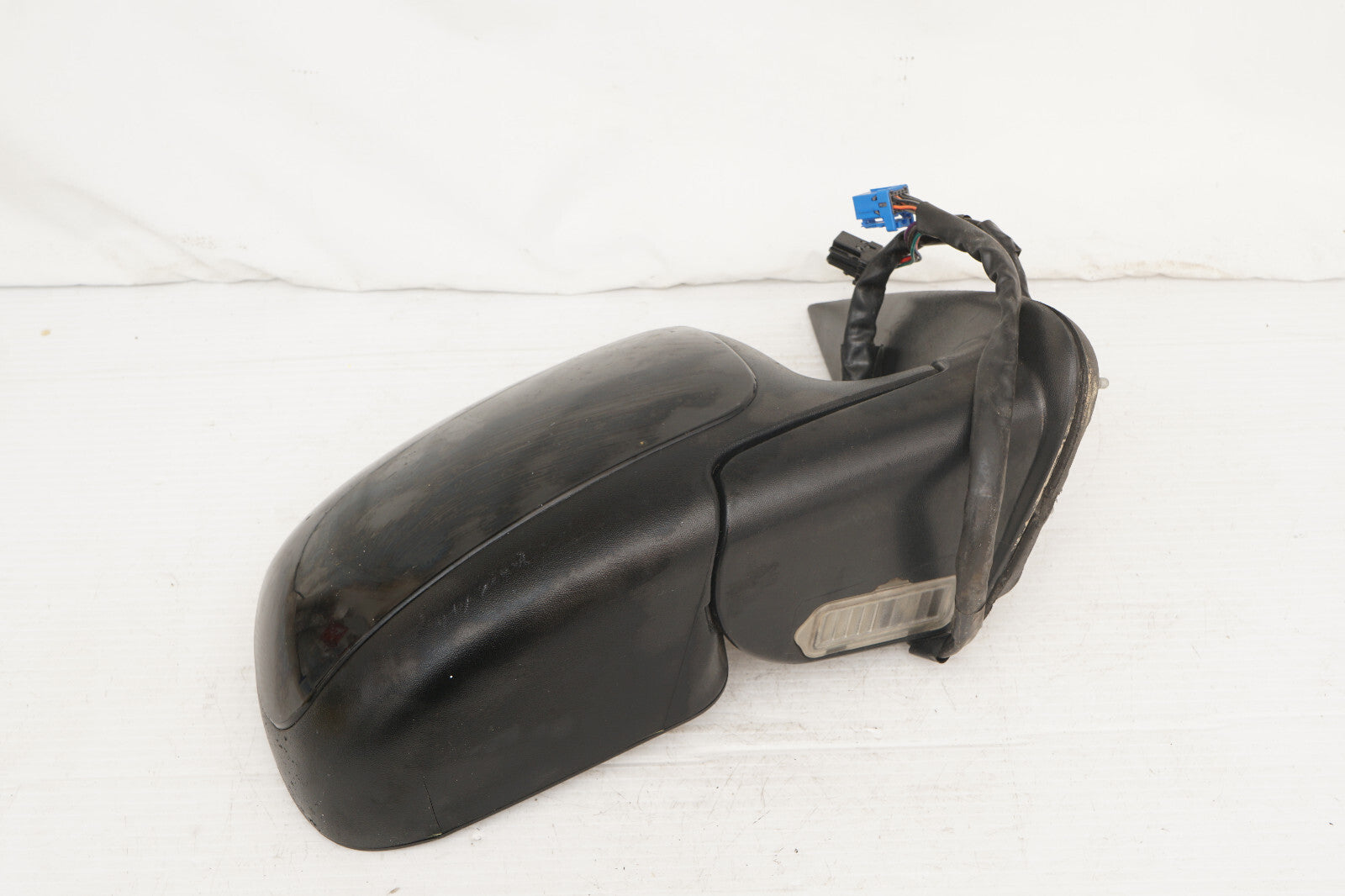 03 04 05 06 07 CHEVY SILVERADO RIGHT PASSENGER SIDE VIEW MIRROR OEM