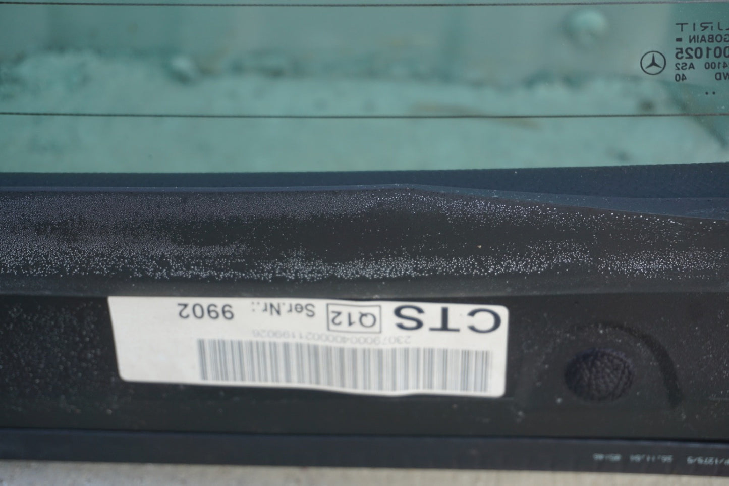 2003 - 2012 Mercedes R230 SL600 SL55 AMG Rear Back Windshield Glass Assembly