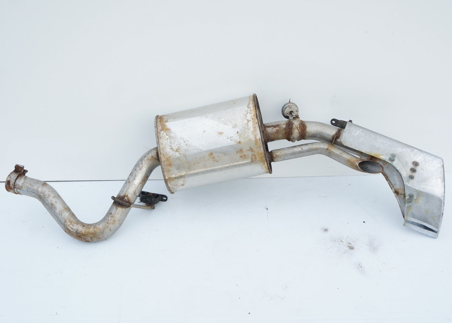 2010 - 2020 Bentley Mulsanne Rear Left Muffler Silencer Exhaust Pipe Tube