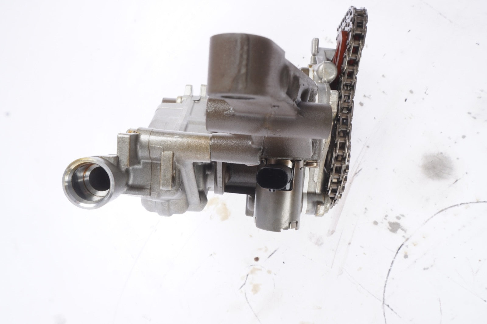 11-19 Mercedes W221 S550 CLS550 E550 4.6 Engine Motor Oil Pump OEM