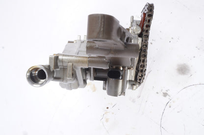 11-19 Mercedes W221 S550 CLS550 E550 4.6 Engine Motor Oil Pump OEM