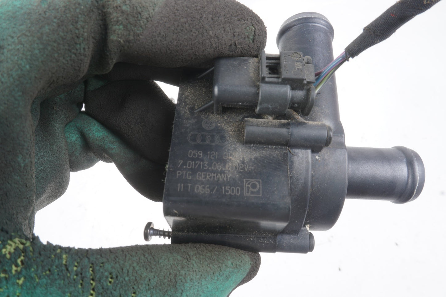 2011-2018 Audi A8 Auxiliary Electric Water Pump 059121012A  OEM