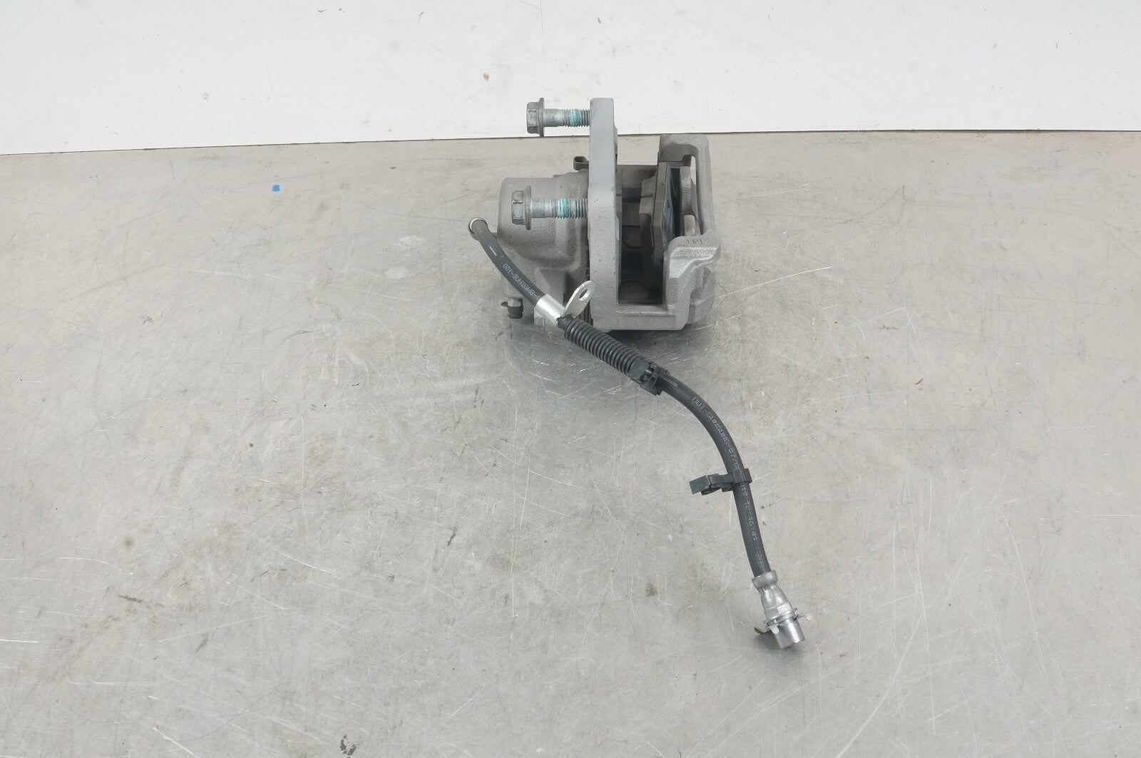 2020-2023 CADILLAC CT4 FRONT RIGHT PASSENGER SIDE ABS BRAKE CALIPER OEM