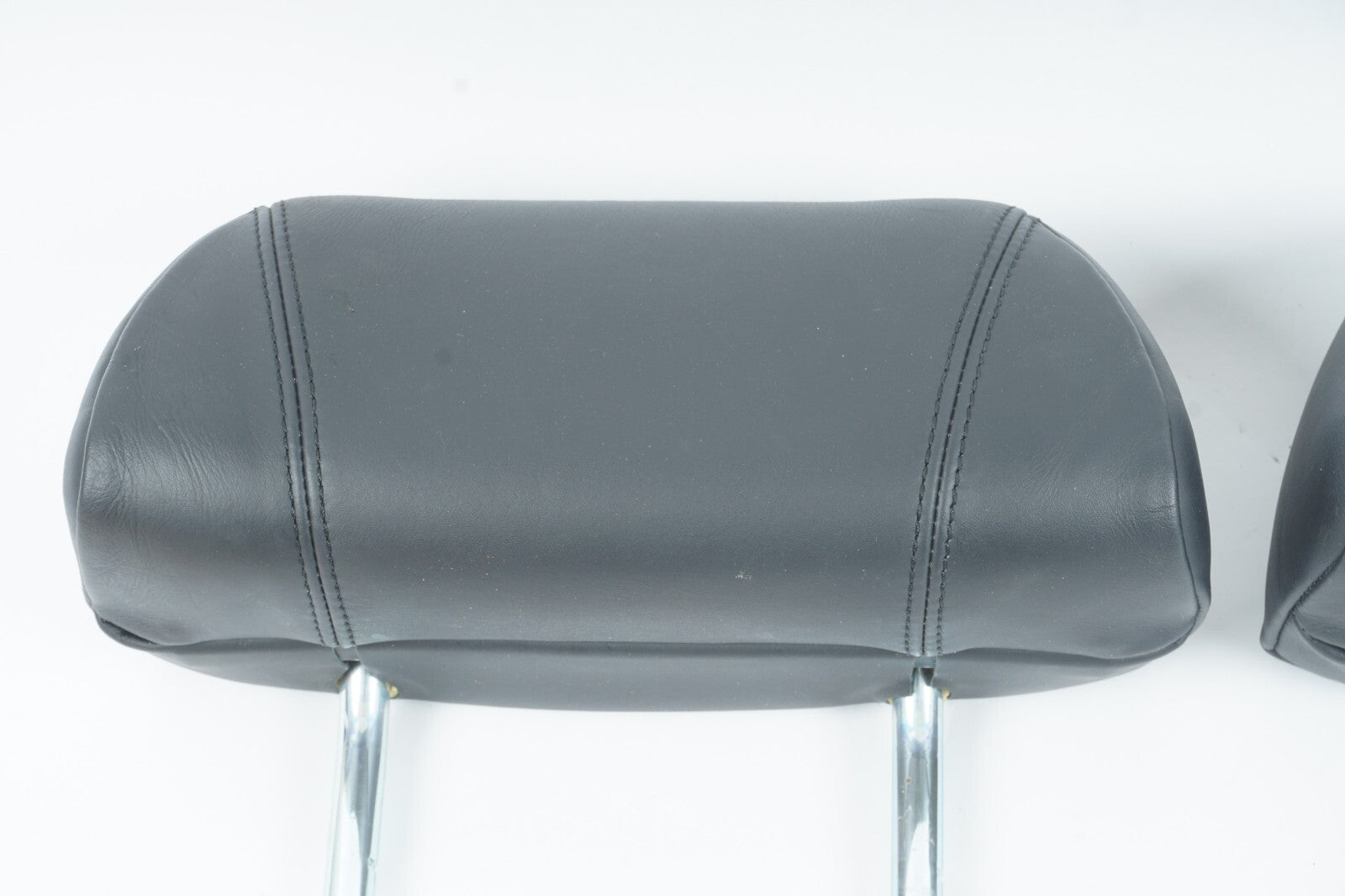 2012 - 2018 BMW 650i 640i REAR SEAT HEADREST LEFT & RIGHT OEM