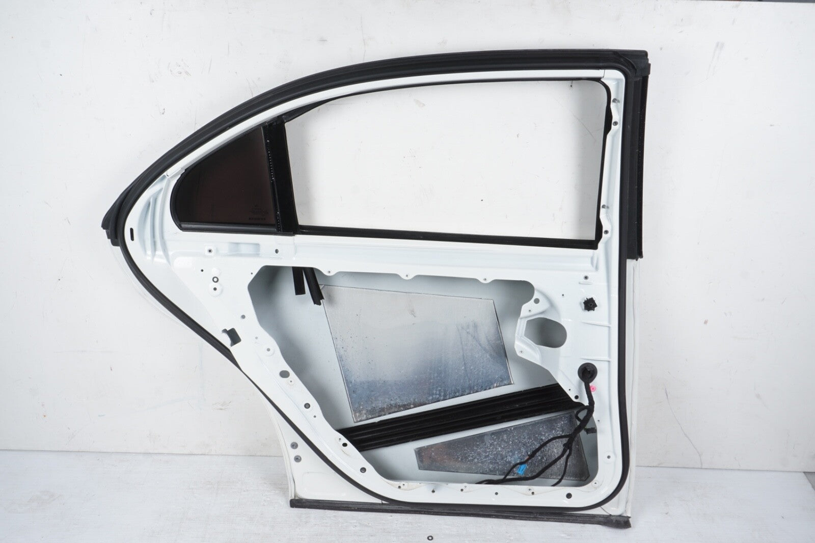 2007 - 2013 MERCEDES-BENZ S550 REAR LEFT DRIVER SIDE DOOR SHELL OEM