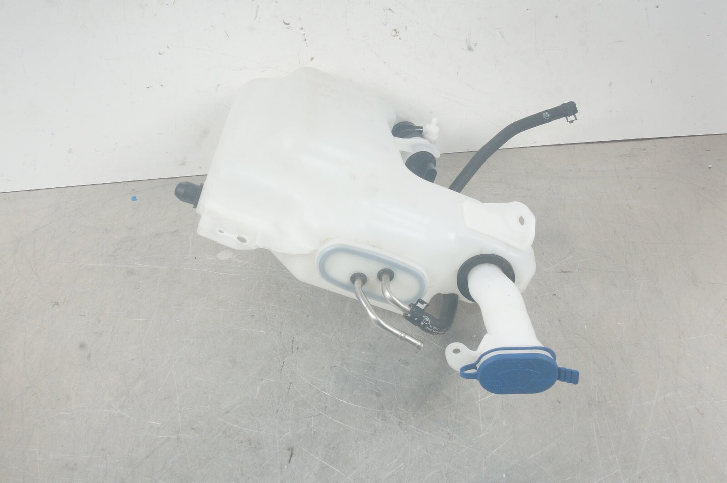 2017 - 2020 MERCEDES R231 SL550 SL450 WINDSHIELD WASHER FLUID TANK RESERVOIR OEM