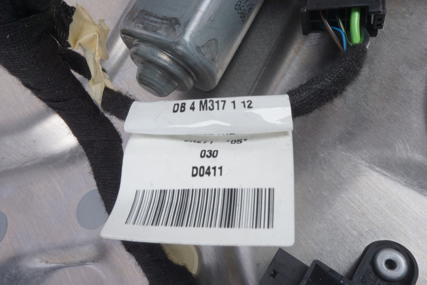 2007-2013 MERCEDES S550 W221 REAR PASSENGER DOOR WINDOW REGULATOR & CARRIER OEM