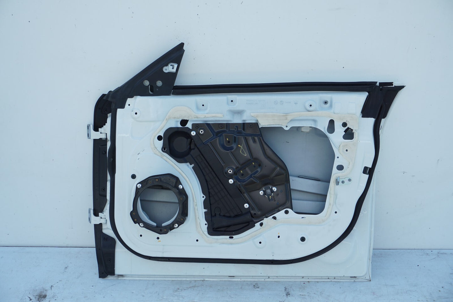 14 - 20 MASERATI QUATTROPORTE FRONT RIGHT PASSENGER SIDE DOOR SHELL OEM