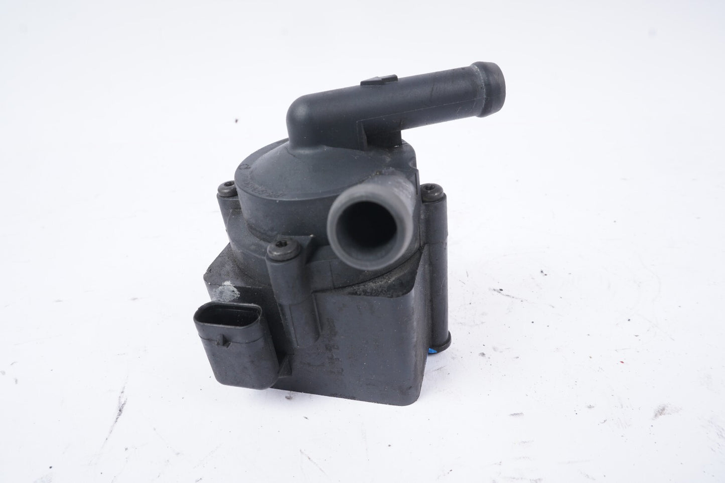 2012-2018 BMW 650I 550i 750i Auxiliary Water Pump 11517629916 OEM