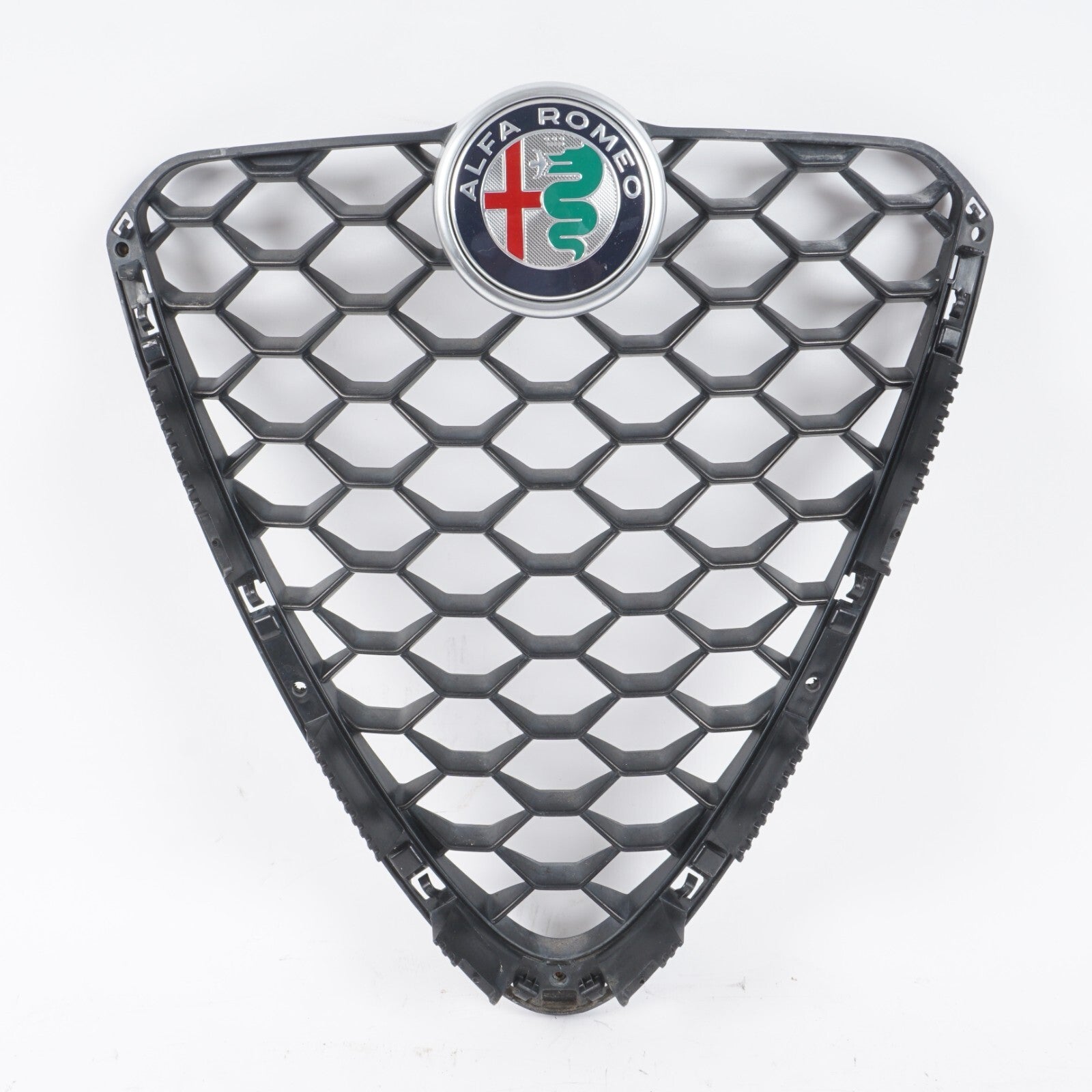 17 - 19 Alfa Romeo Giulia FRONT UPPER BUMPER GRILLE GRILL  OEM