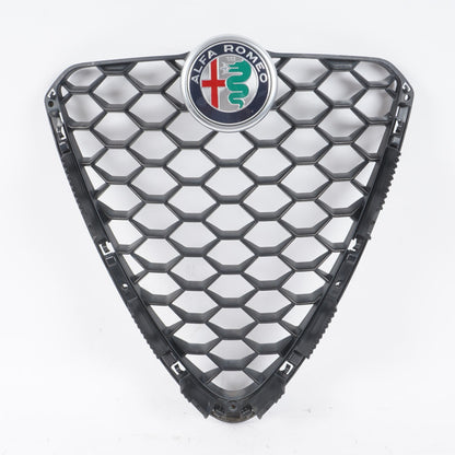 17 - 19 Alfa Romeo Giulia FRONT UPPER BUMPER GRILLE GRILL  OEM