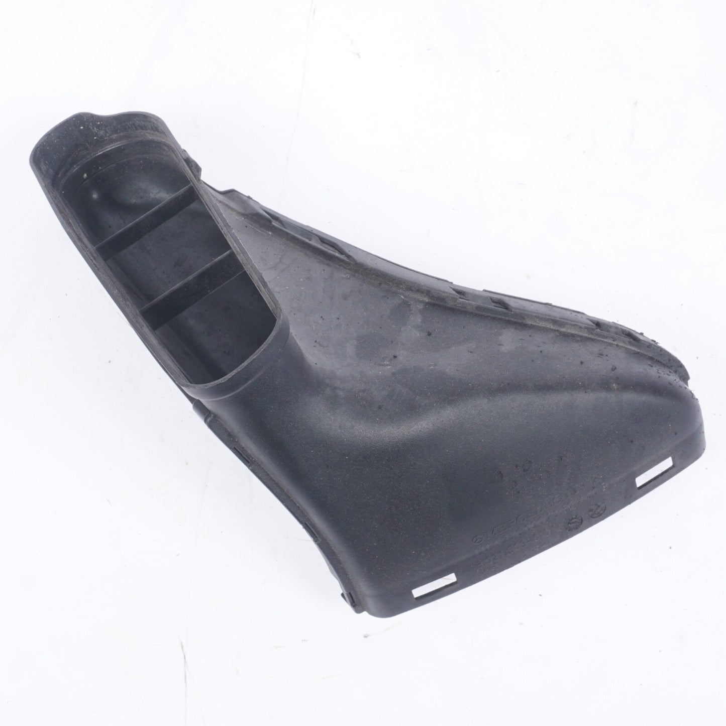 12-16 Mercedes W212 E350 C300 Air Intake Duct Pipe 2760902182 OEM