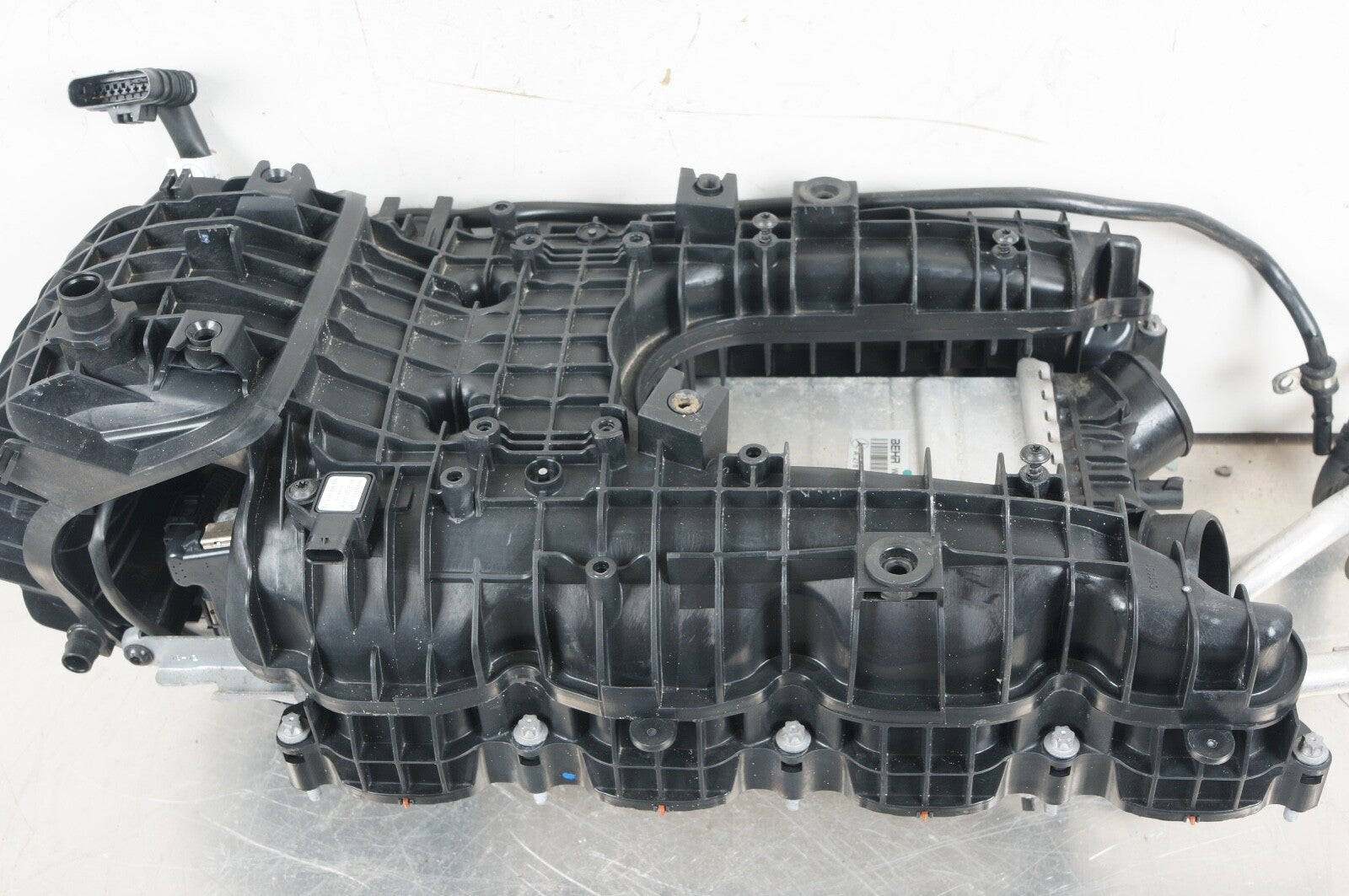 11-20 Mercedes E550 S550 Air Intake Manifold Distributor 2780980807 2780900514