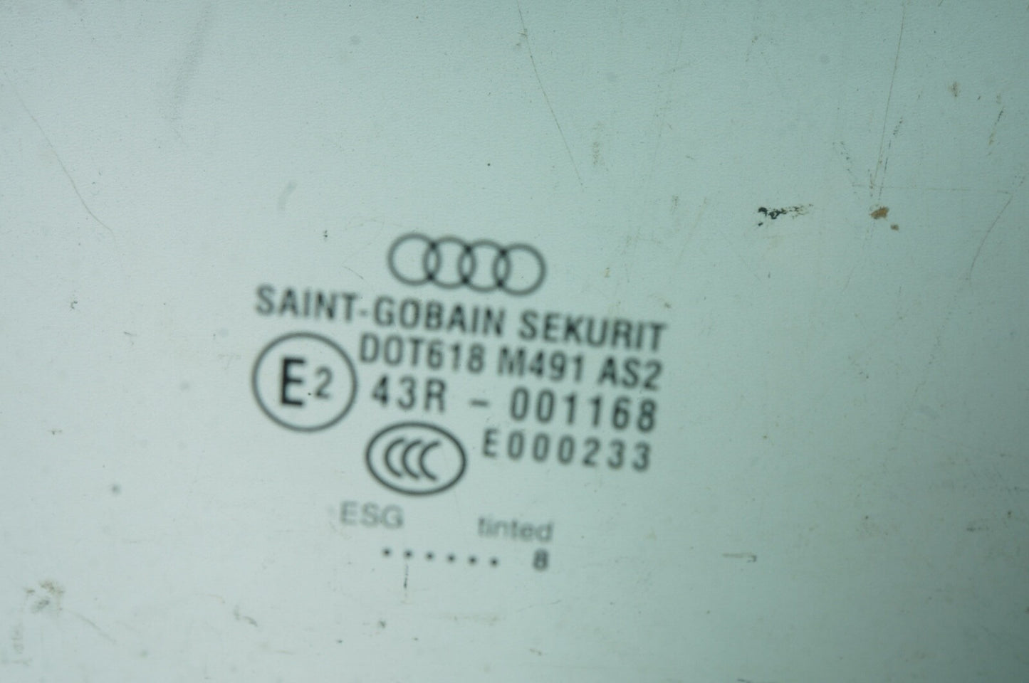 2004 - 2010 AUDI D3 A8 A8L S8 FRONT PASSENGER RIGHT WINDOW DOOR GLASS OEM
