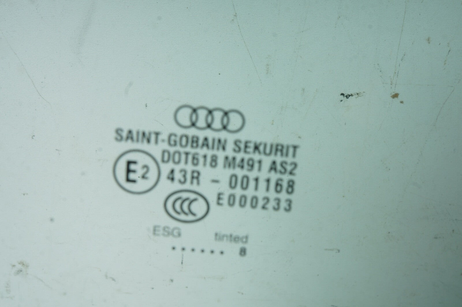 2004 - 2010 AUDI D3 A8 A8L S8 FRONT PASSENGER RIGHT WINDOW DOOR GLASS OEM