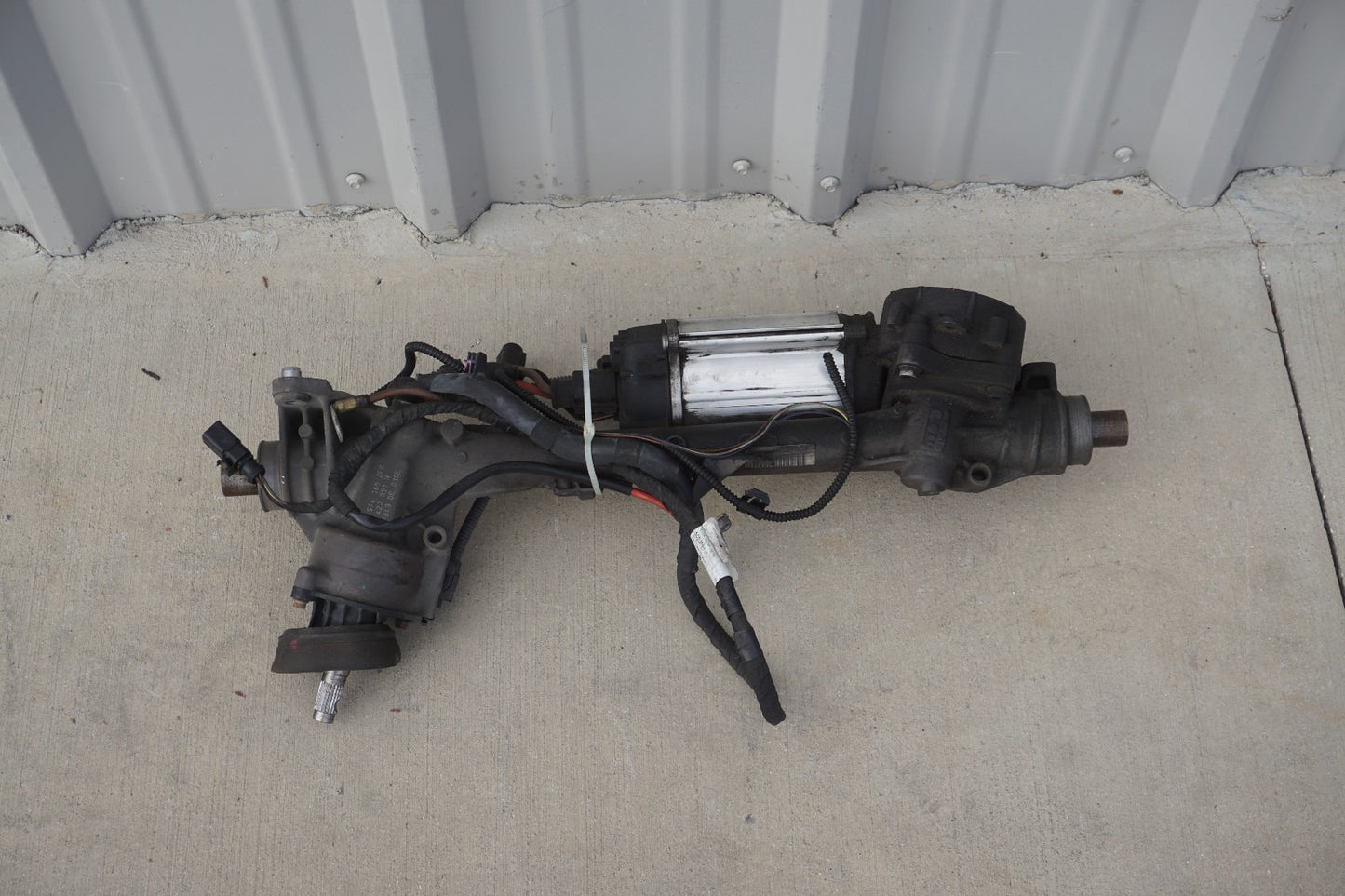 12-22 Volkswagen Passat Power Steering Rack 561423051M OEM