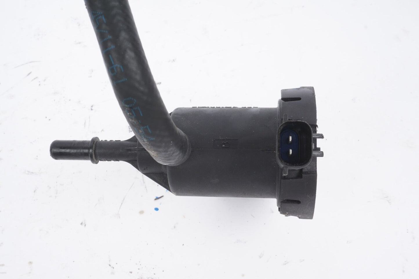 11-18 Mercedes W216 CL550 CLS550 S550 Fuel System Purge Valve 0014760532 OEM
