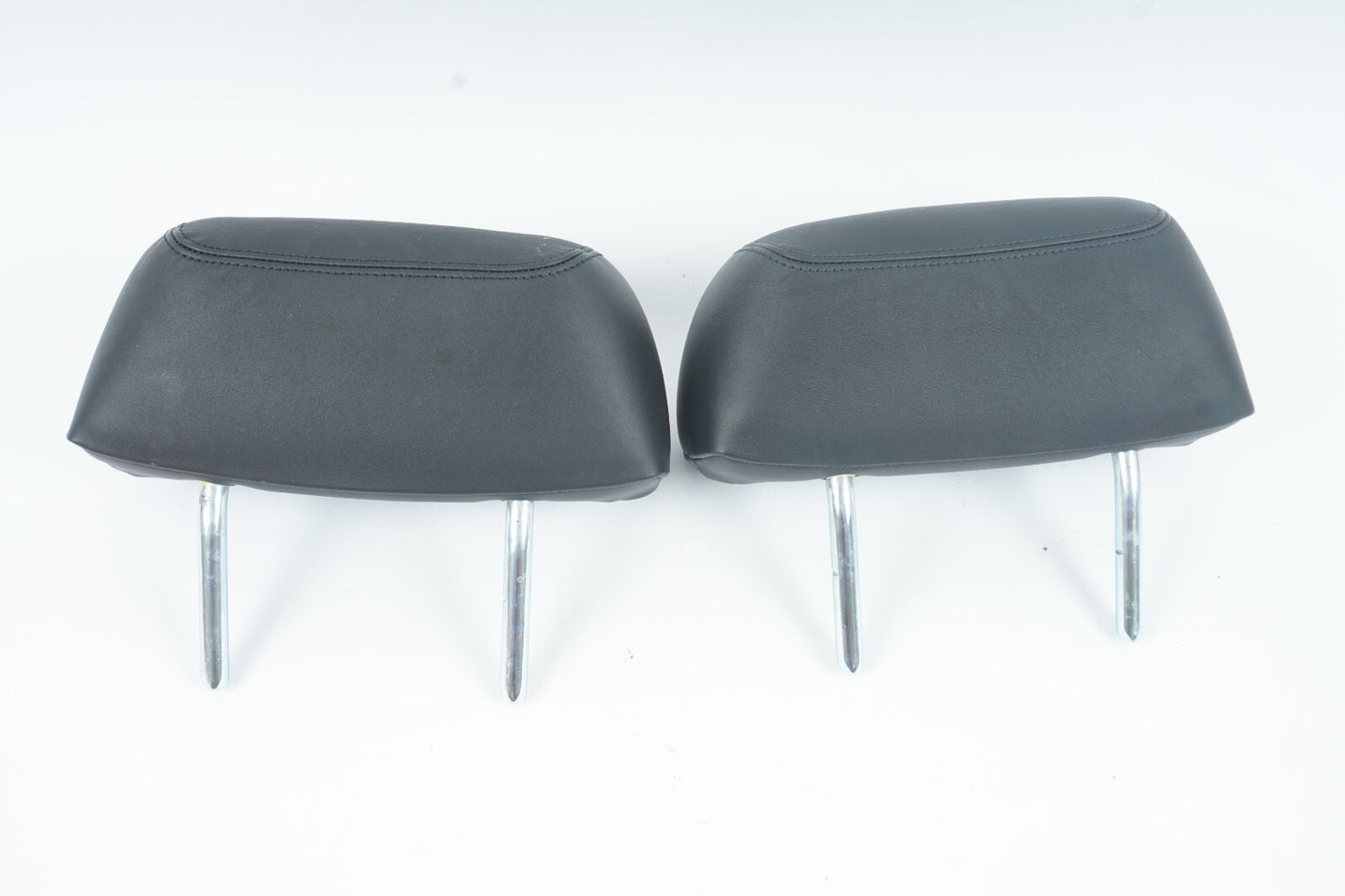 2012 - 2018 BMW 650i 640i REAR SEAT HEADREST LEFT & RIGHT OEM