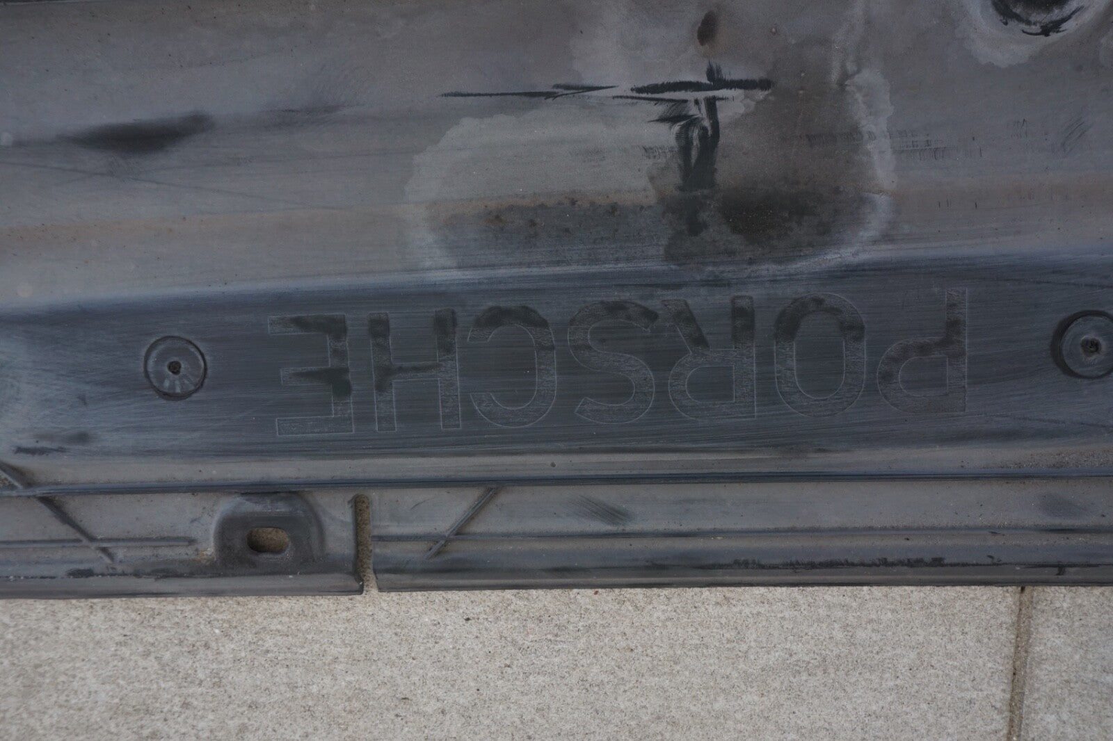 2011-2018 PORSCHE CAYENNE RIGHT SIDE FLOOR UNDER BODY SPLASH SHIELD COVER OEM