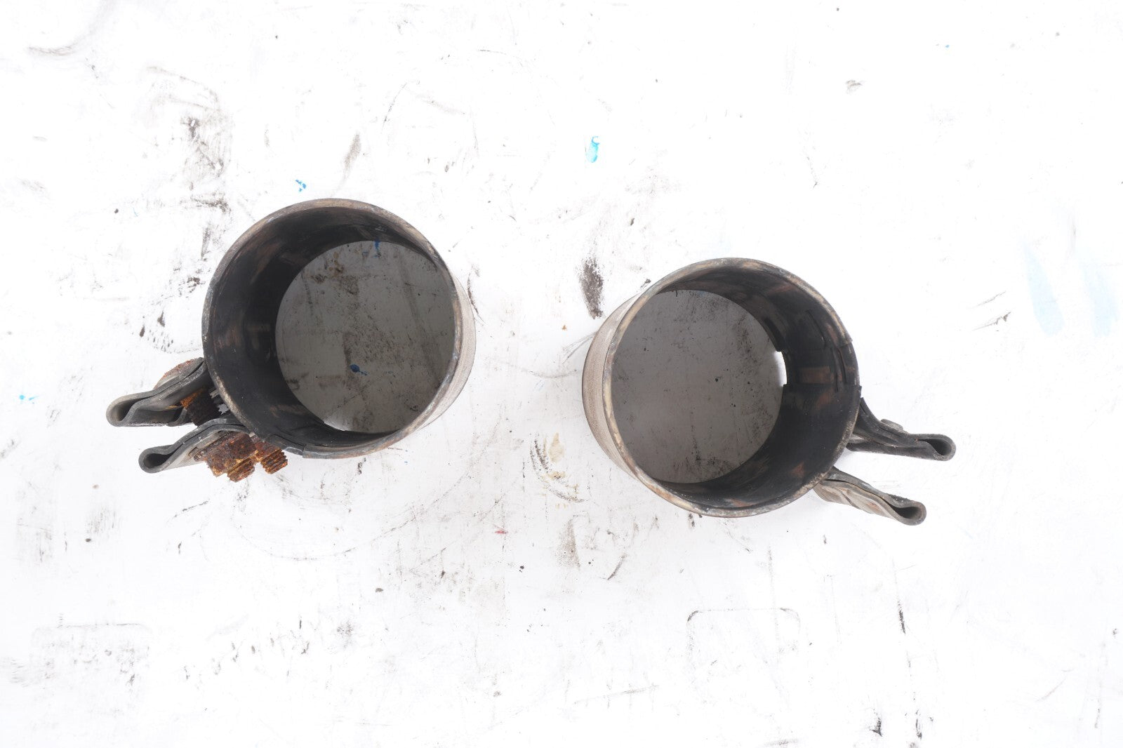 11-18 Porsche Cayenne 958 Exhaust Clam SET of 2  OEM