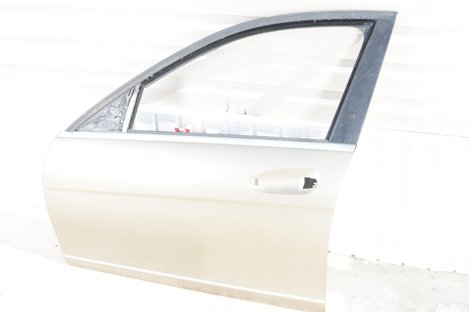 2008 - 2014 MERCEDES-BENZ C300 C250 C350 W204 FRONT LEFT DRIVER DOOR SHELL OEM