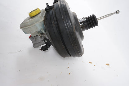2011 - 2018 Porsche Cayenne 92A Brake Vacuum Booster Power Brake Master Cylinder