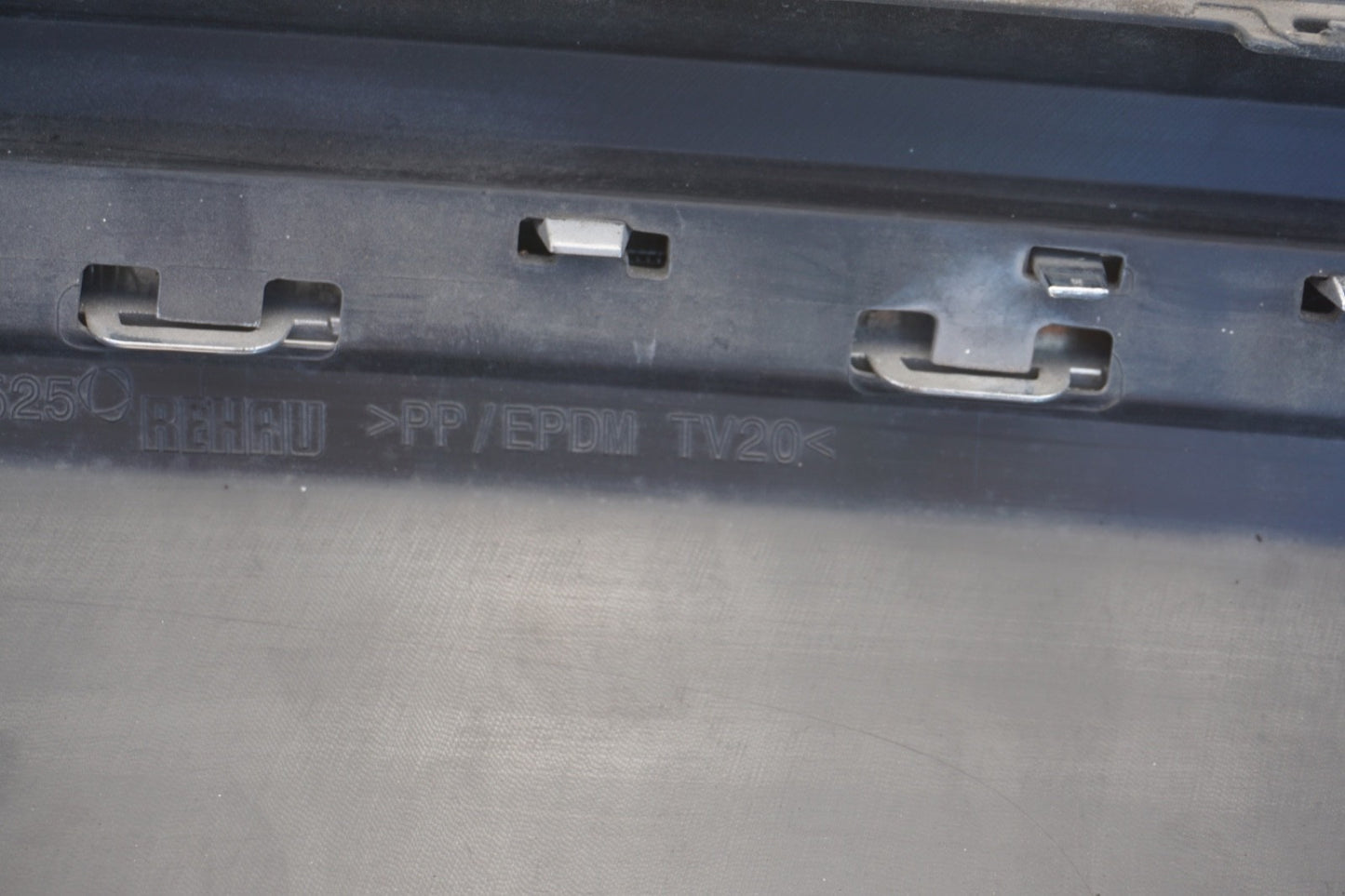 14-17 MERCEDES W207 COUPE CONVERTIBLE E350 E400 E550 REAR BUMPER LOWER COVER