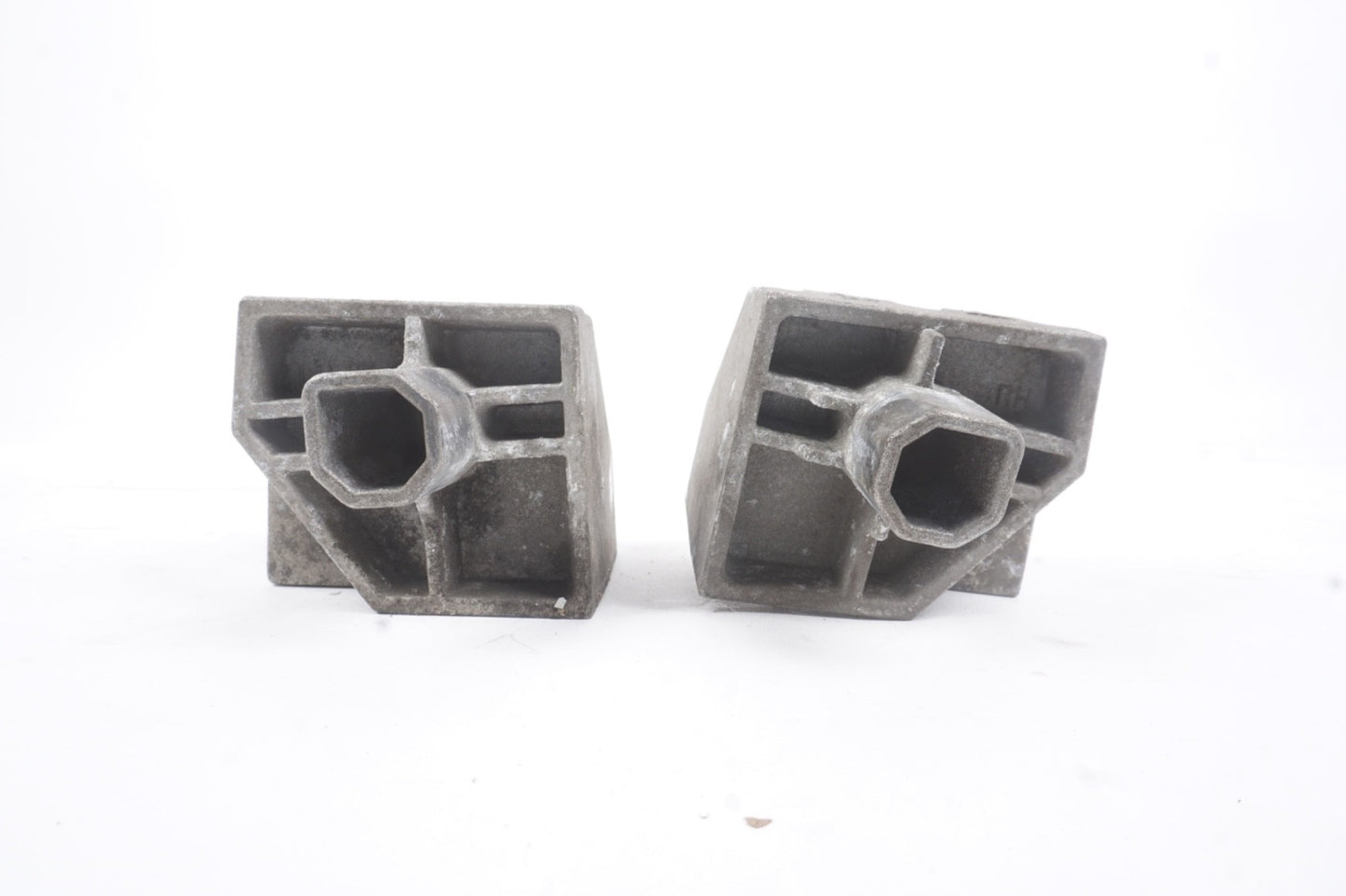 2014 - 2019 Maserati Ghibli Left And Right Radiator Support Mount Bracket Pair