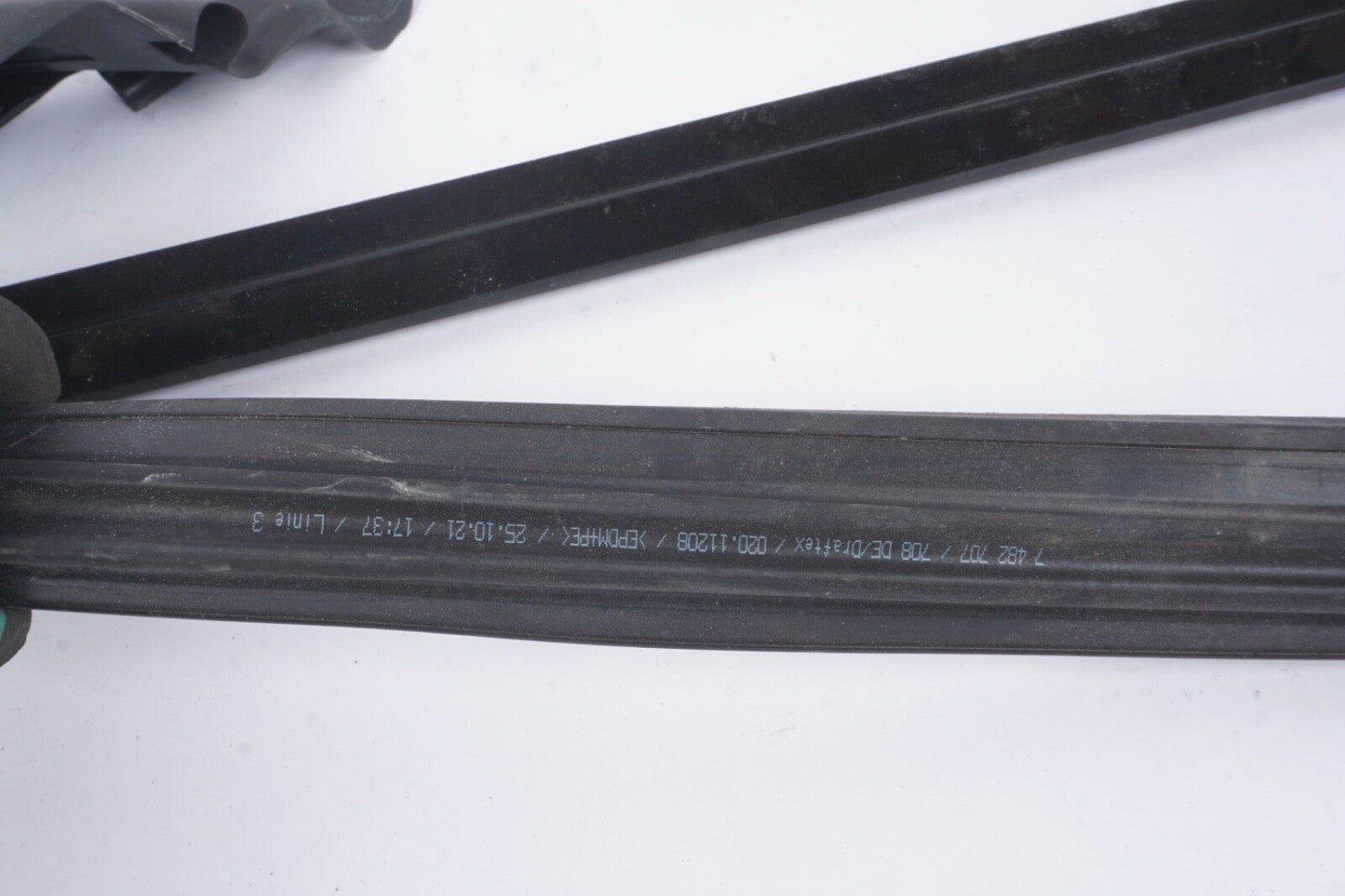 2021 - 2025 BMW 430i M440 M4 COUPE CONVERTIBLE LEFT DOOR SEAL GASKET