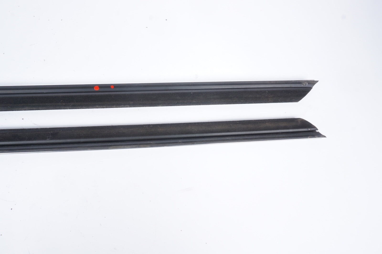 10-13 MERCEDES-BENZ C207 COUPE FRONT LEFT & RIGHT DOOR CHROME MOLDING