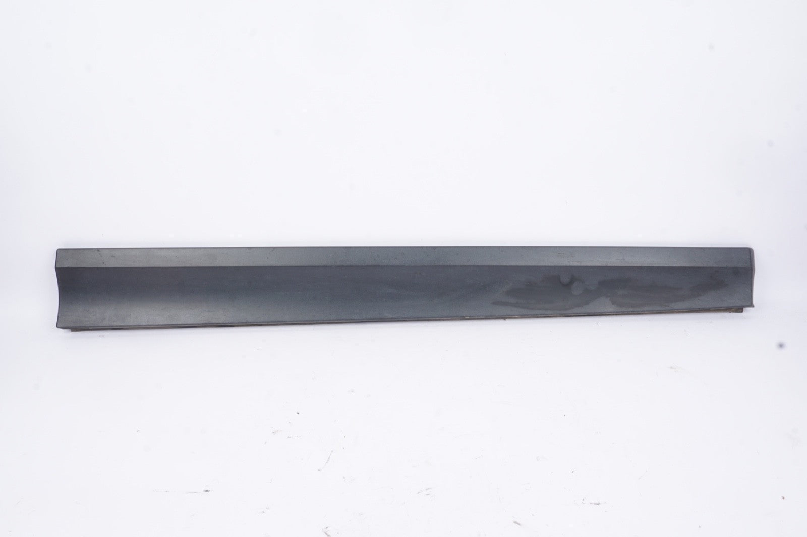 11-18 BMW X3 X4 (F25 26) FRONT RIGHT LOWER DOOR MOULDING TRIM (w/o M or X-LINE)