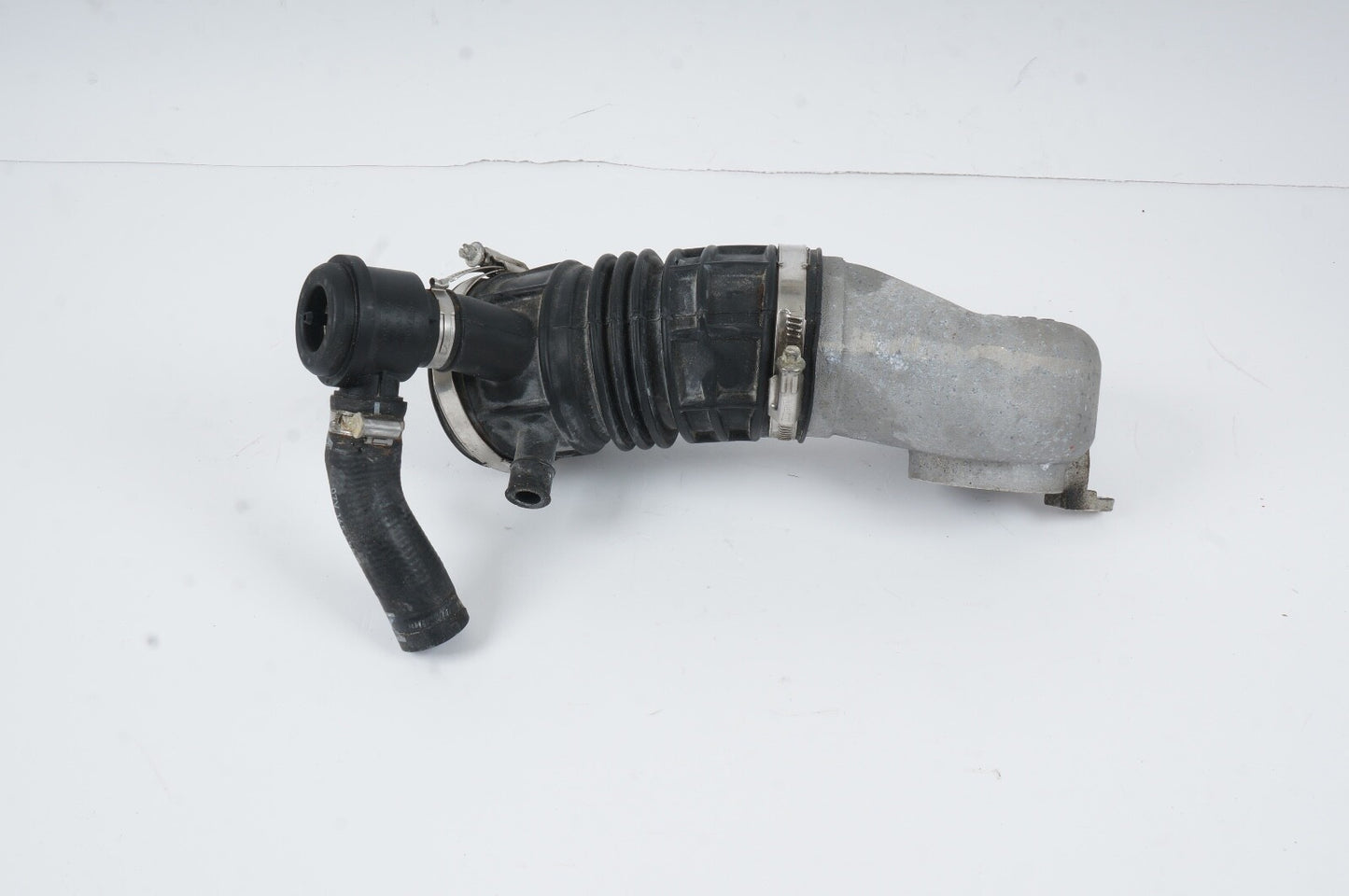 2010 - 2020 Bentley Mulsanne Left Driver Turbocharger Elbow Pipe Hose Line