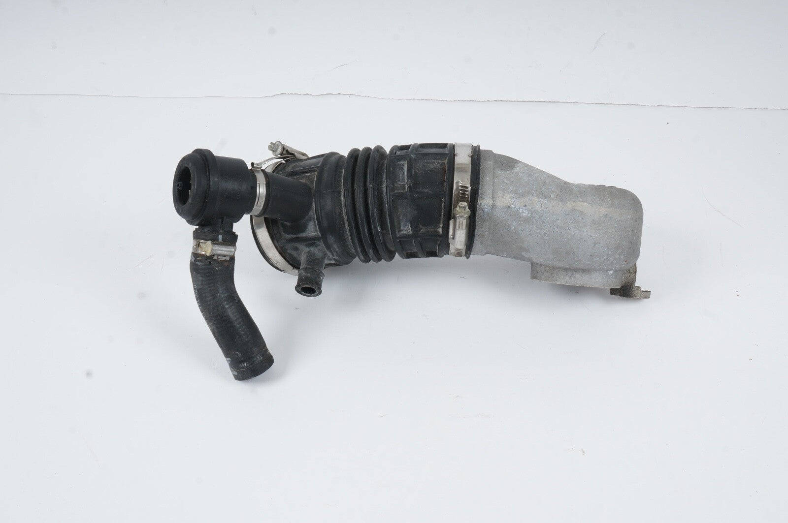 2010 - 2020 Bentley Mulsanne Left Driver Turbocharger Elbow Pipe Hose Line
