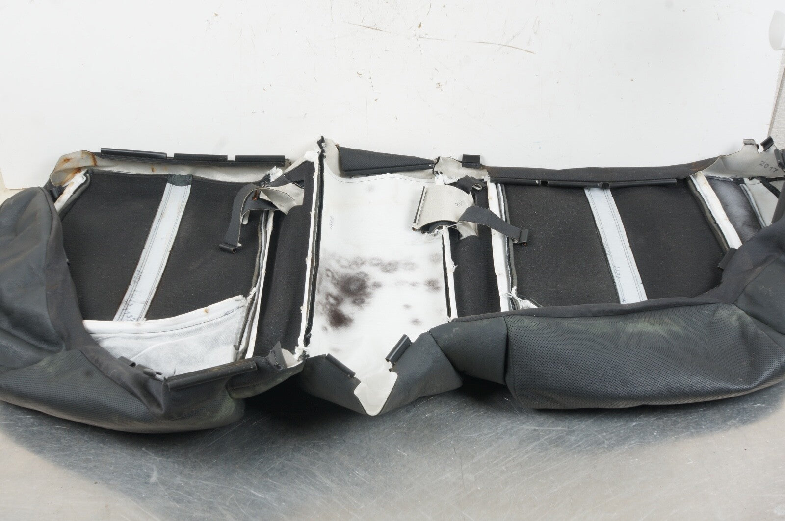 2011-2015 AUDI A8 QUATTRO REAR 2ND SECOND ROW SEAT LOWER BOTTOM CUSHION OEM