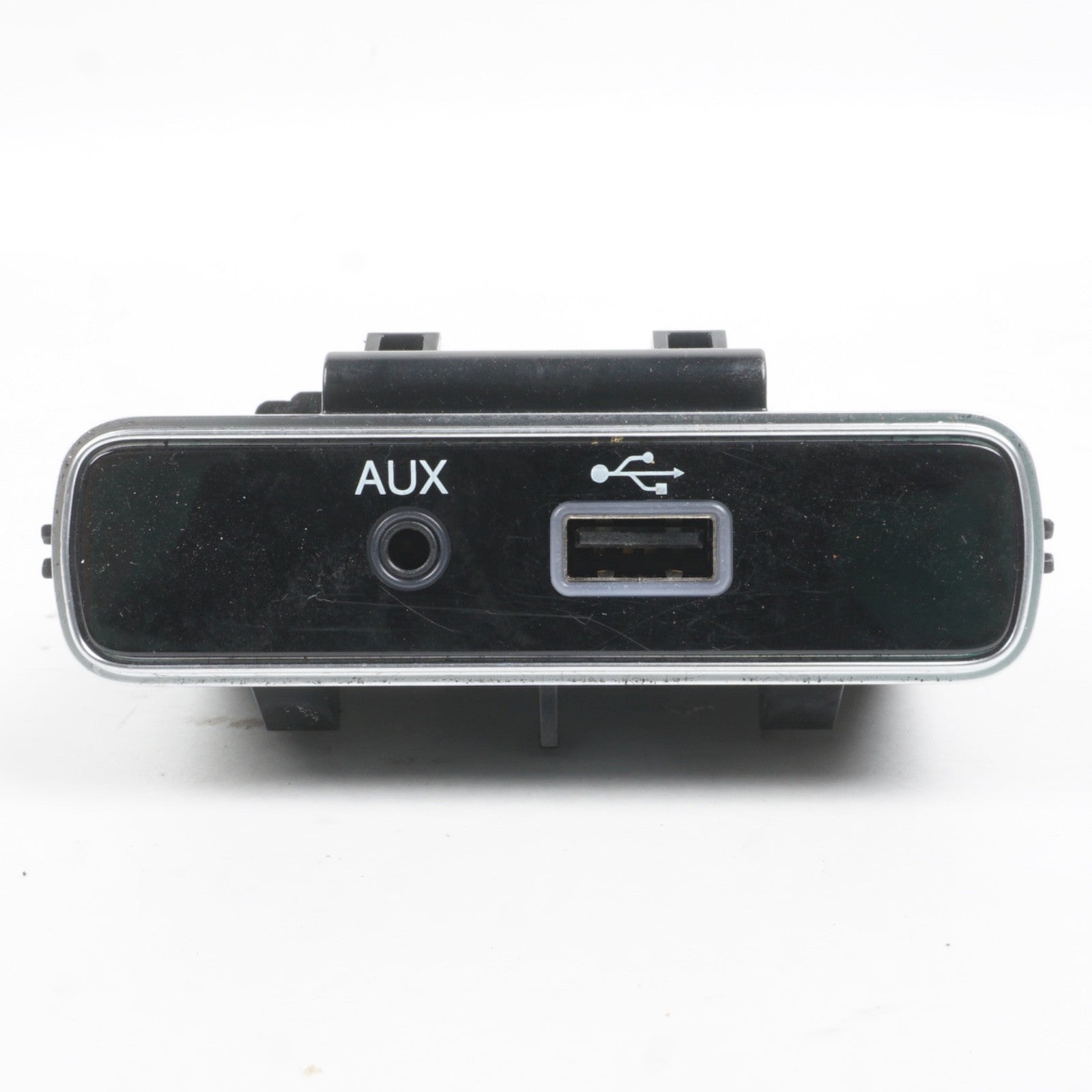 2017-2021 ALFA ROMEO STELVIO CENTER CONSOLE STORAGE BOX USB AUX JACK PORT OEM