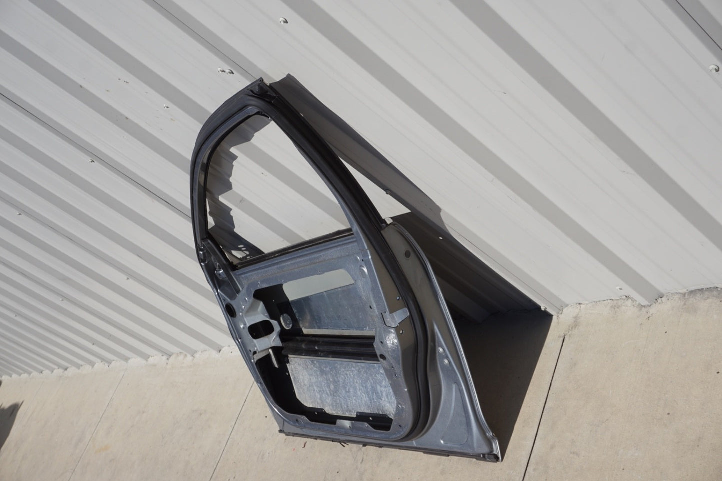 07 - 13 MERCEDES-BENZ S550 W221 FRONT RIGHT PASSENGER SIDE DOOR SHELL OEM