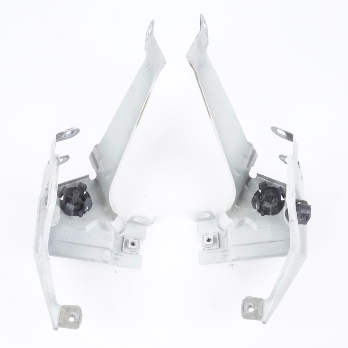 12-19 OEM BMW Front Left Right Fender Bracket White 7230583 F13 F06 F12