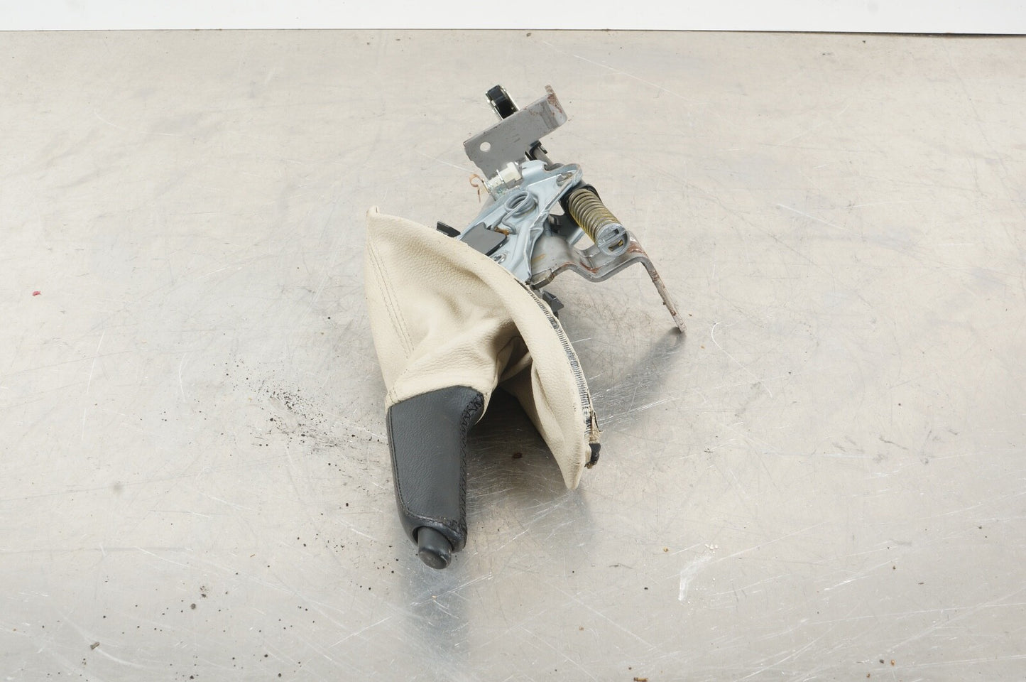 2006-2013 BMW 328I 332 CONVERTIBLE EMERGENCY HANDBRAKE HANDLE LEVER 6764924 OEM
